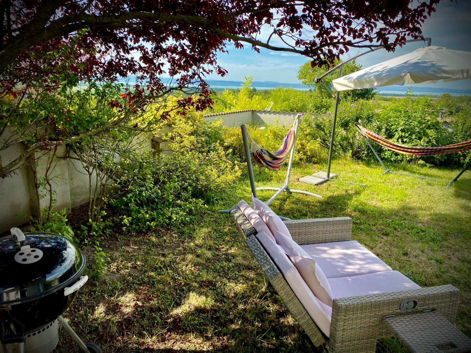 Dharma Horse Shelter Bungalows & Farmping Siófok Exteriör bild