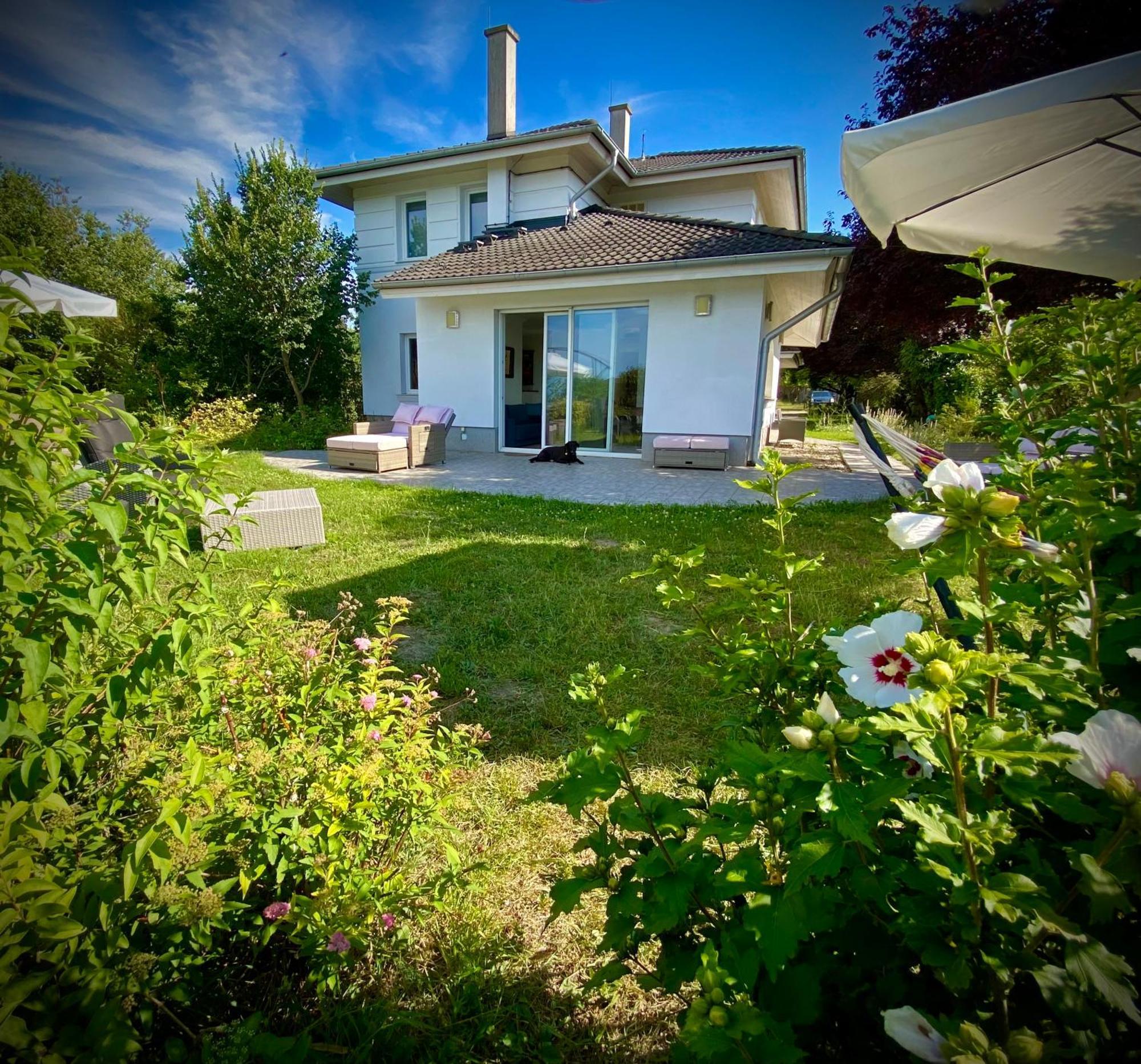 Dharma Horse Shelter Bungalows & Farmping Siófok Exteriör bild